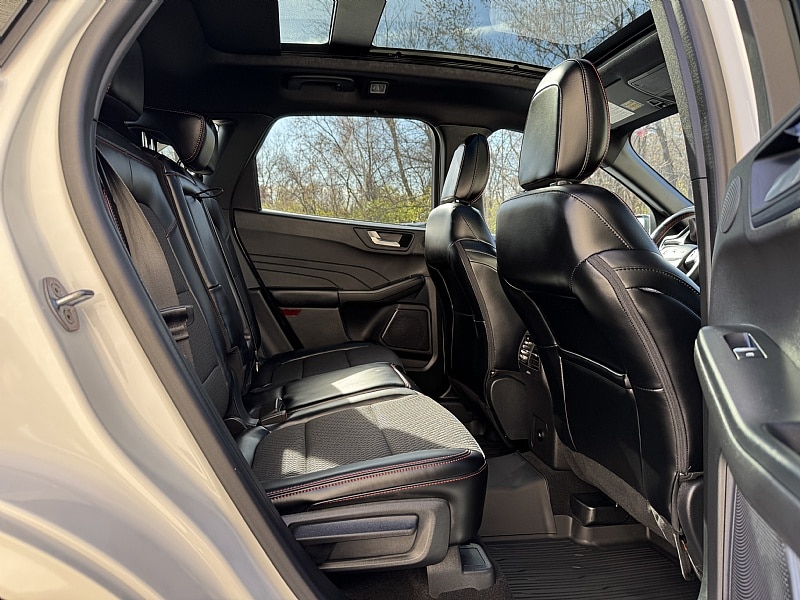 2024 Ford Escape ST-Line Select - Photo 24