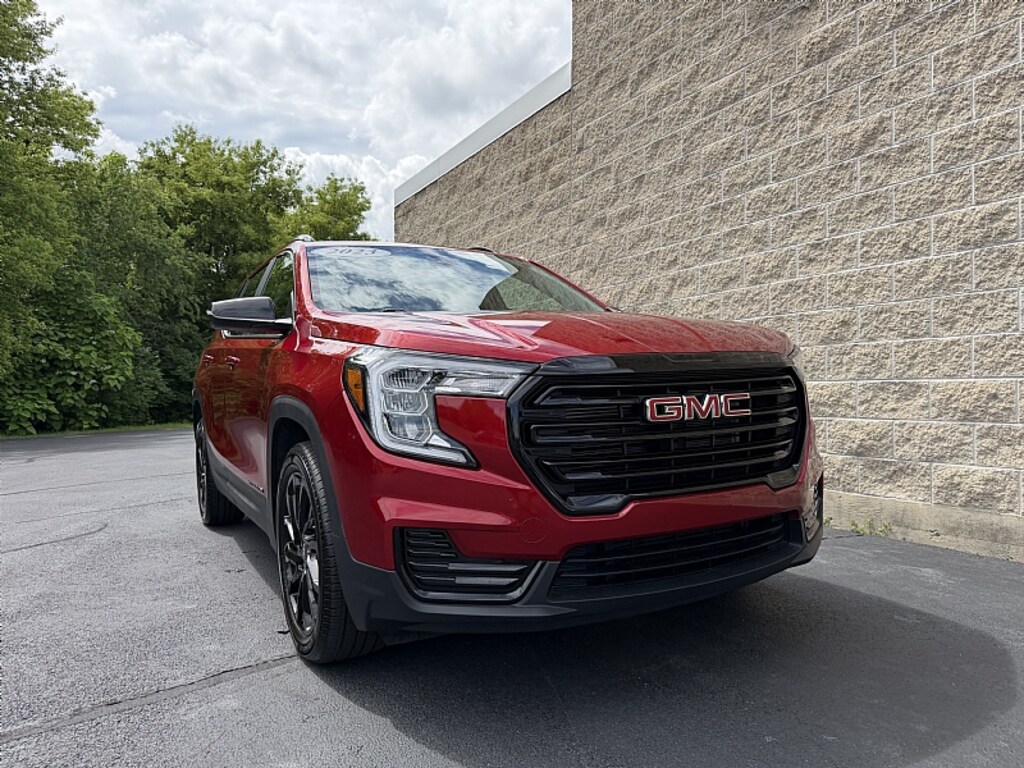 Used 2023 GMC Terrain SLE SUV
