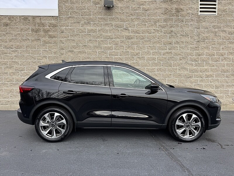 2024 Ford Escape Platinum photo 2