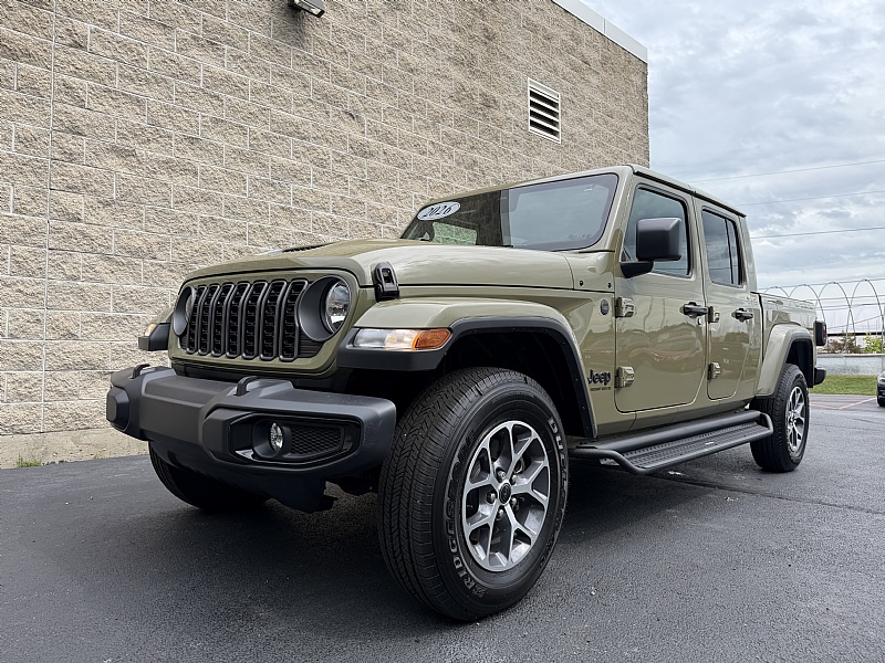 Used 2026 Jeep Gladiator Sport S Truck Crew Cab