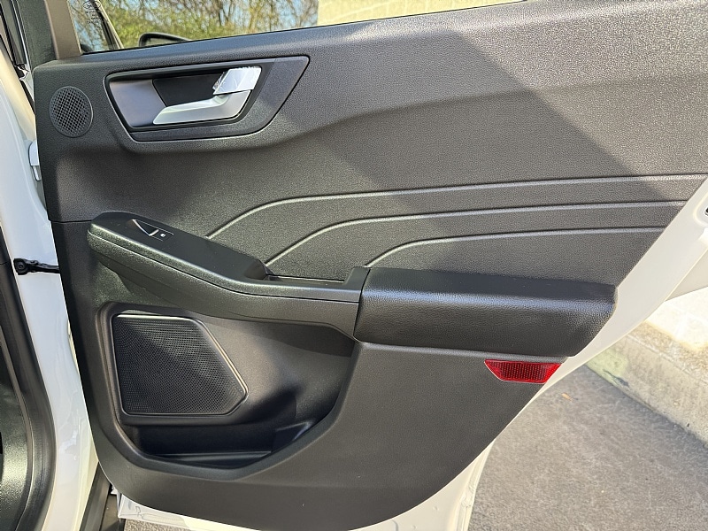 2024 Ford Escape ST-Line Select - Photo 30