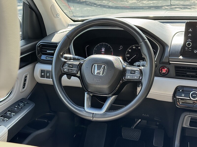 2023 Honda Pilot Touring - Photo 17