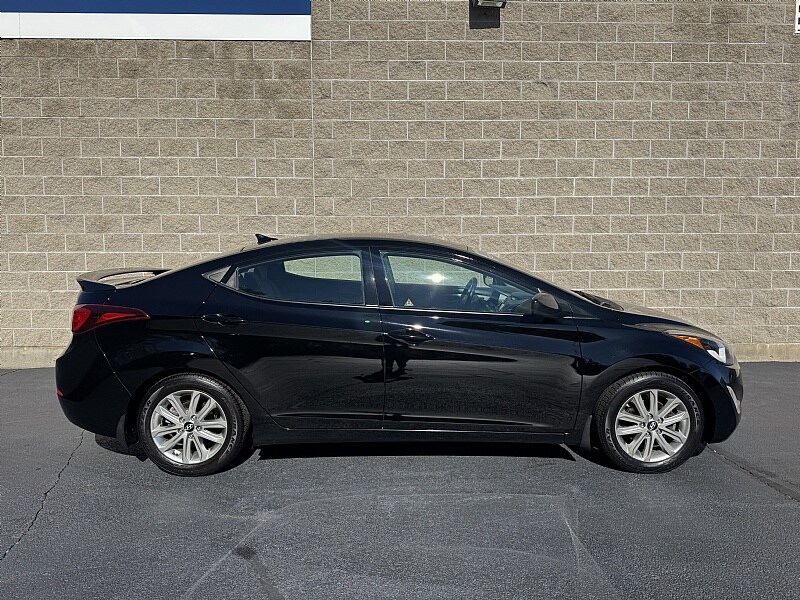2015 Hyundai Elantra SE photo 2