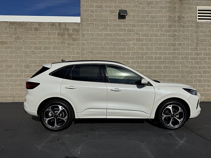 2024 Ford Escape ST-Line Select photo 2