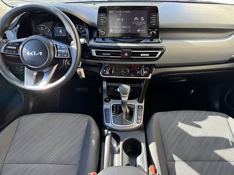 2023 Kia Seltos LX - Photo 14