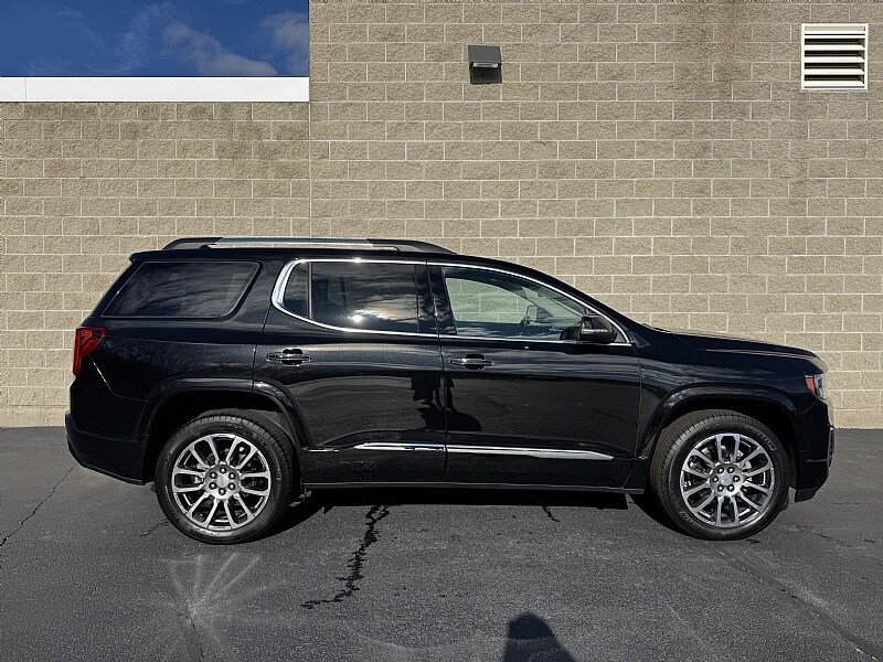 2023 Gmc Acadia Denali photo 2