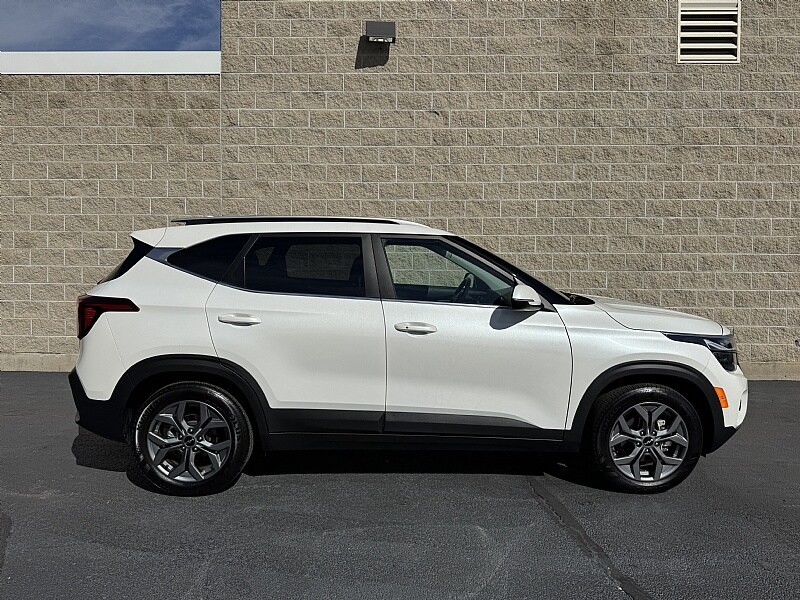 2024 Kia Seltos S X-Line photo 2