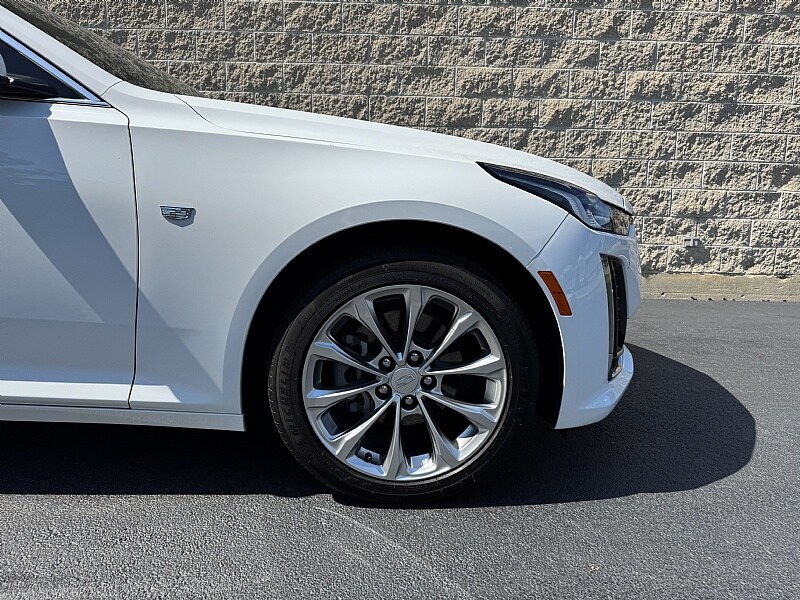2022 Cadillac CT5 Premium Luxury photo 3