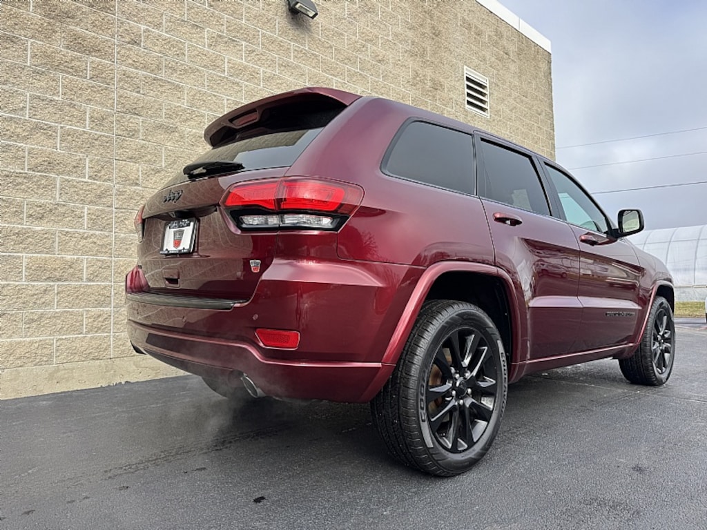 Used 2018 Jeep Grand Cherokee Altitude SUV