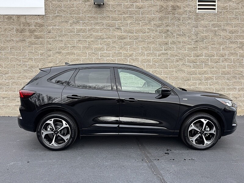 2024 Ford Escape ST-Line Select photo 2