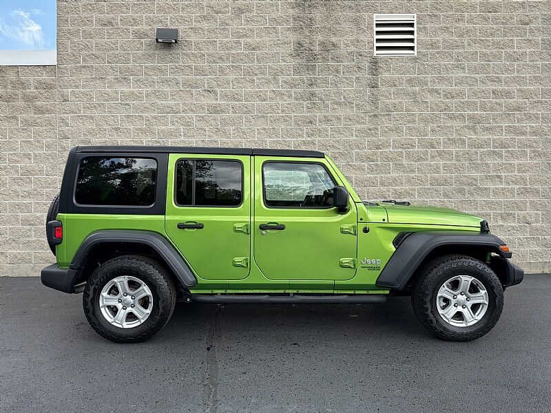 2018 Jeep Wrangler Unlimited Sport photo 2