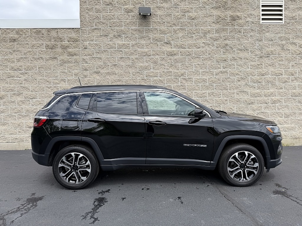 Used 2024 Jeep Compass Limited SUV