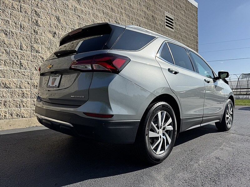 2023 Chevrolet Equinox Premier photo 2