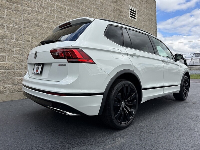2020 Volkswagen Tiguan SE R-Line Black photo 3