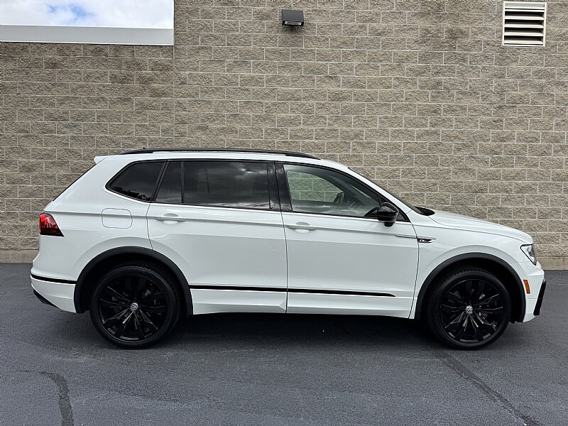 2020 Volkswagen Tiguan SE R-Line Black photo 2