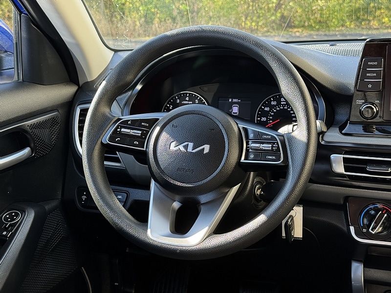 2023 Kia Seltos LX - Photo 12