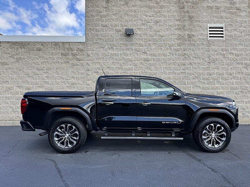2024 Gmc Canyon Denali photo 2