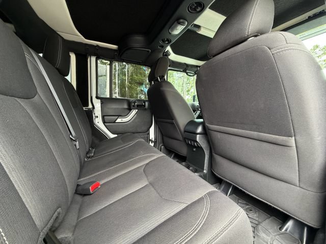 2018 Jeep Wrangler JK Unlimited Sahara - Photo 20