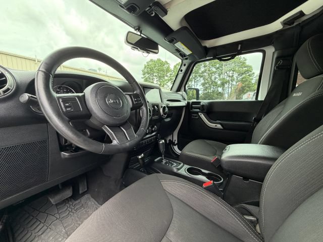 2018 Jeep Wrangler JK Unlimited Sahara - Photo 10