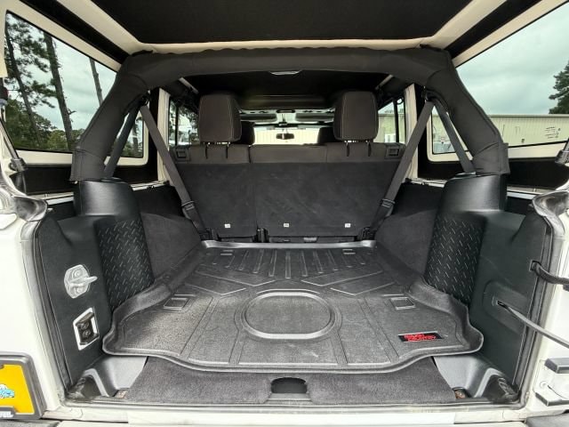 2018 Jeep Wrangler JK Unlimited Sahara - Photo 22