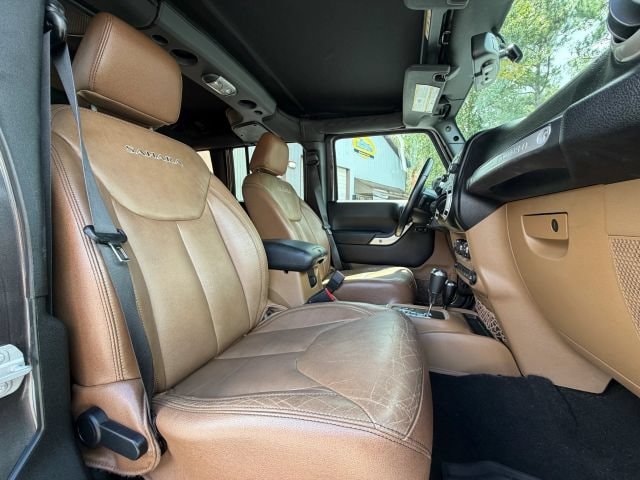 2017 Jeep Wrangler Unlimited Sahara - Photo 17