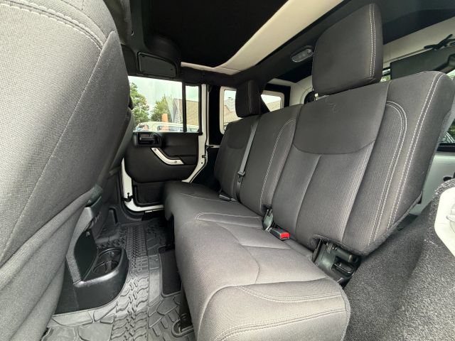 2018 Jeep Wrangler JK Unlimited Sahara - Photo 17