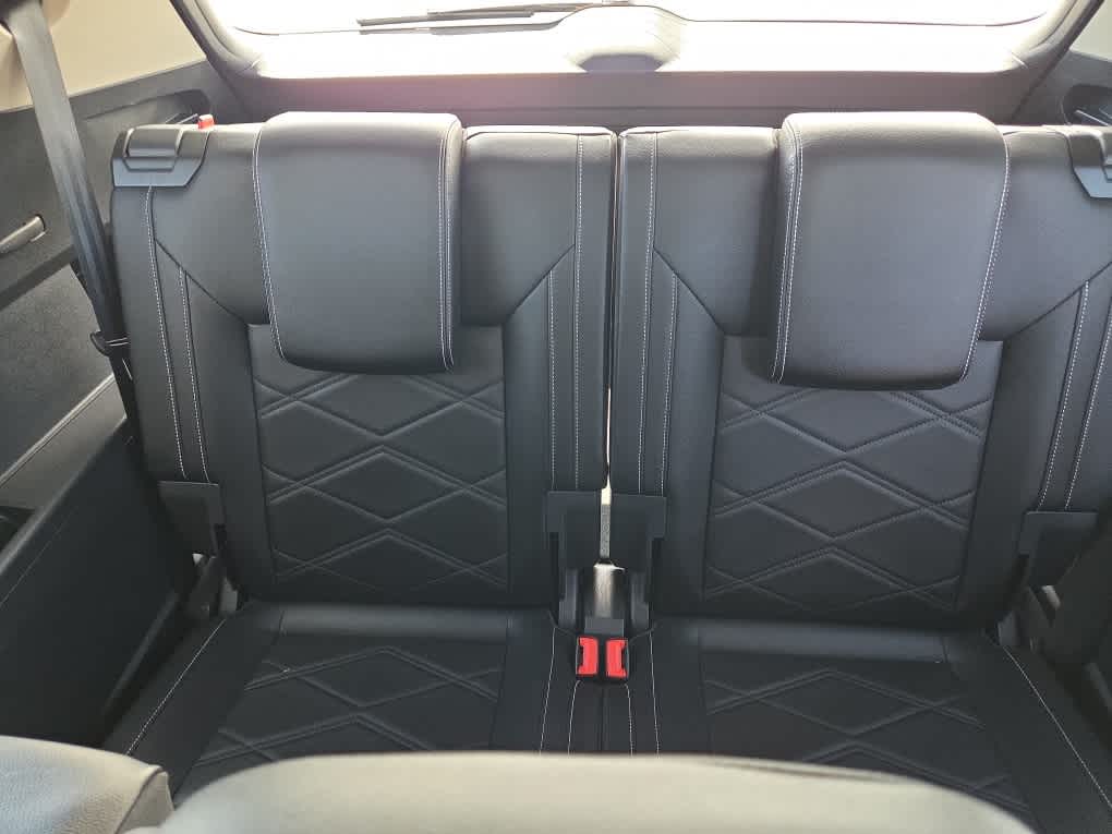 2025 Volkswagen Atlas SE w/Tech - Photo 14