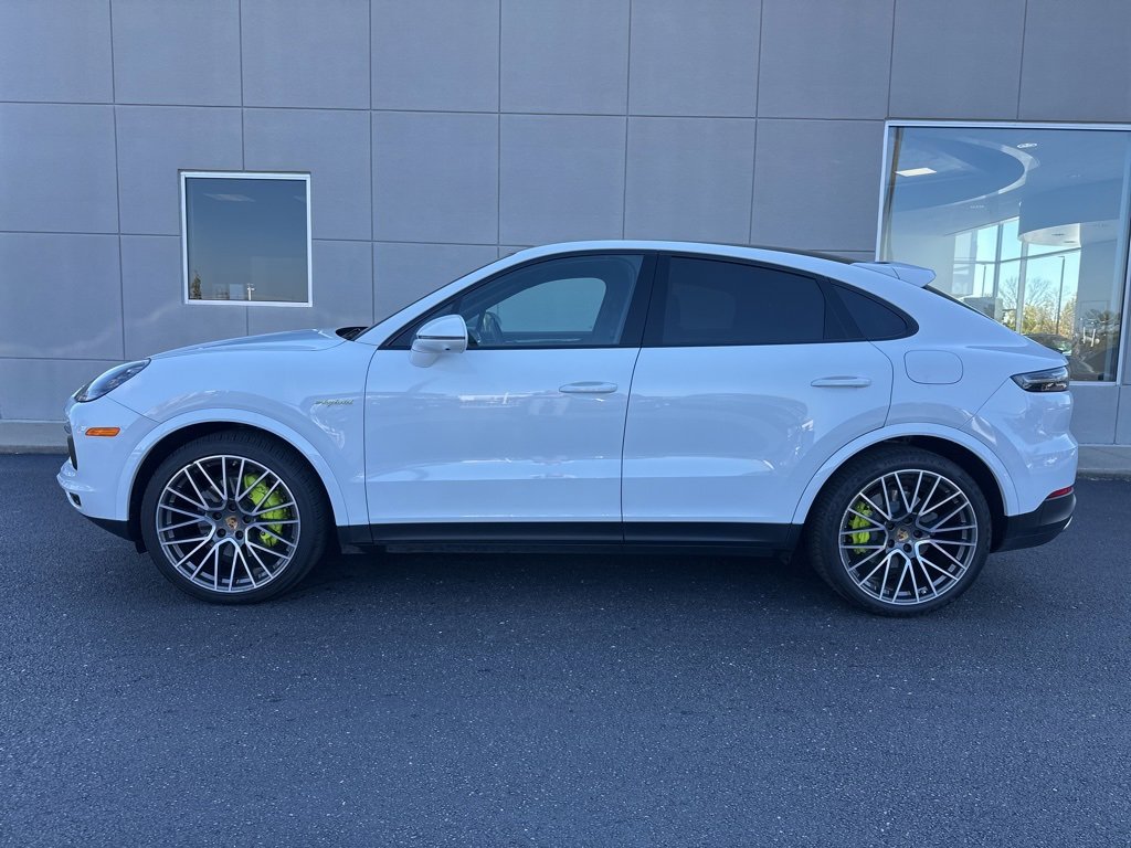 2023 Porsche Cayenne E-Hybrid Coupe Platinum Edition photo 2