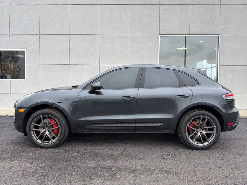2023 Porsche Macan S photo 2