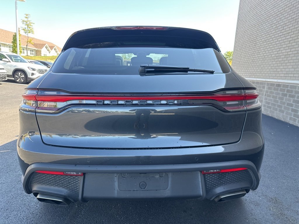 2023 Porsche Macan T photo 4