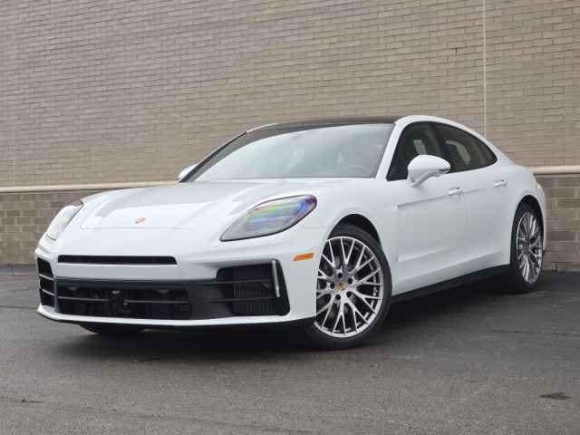 2026 Porsche Panamera Base's photo