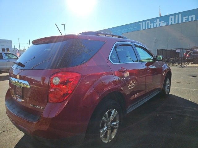 2015 Chevrolet Equinox LT photo 2