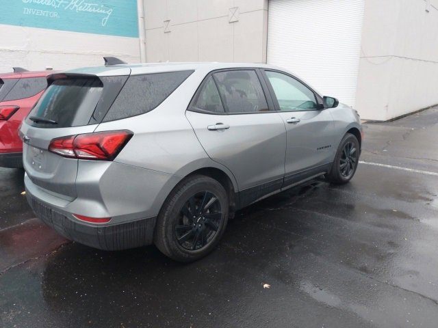 2023 Chevrolet Equinox LS photo 2