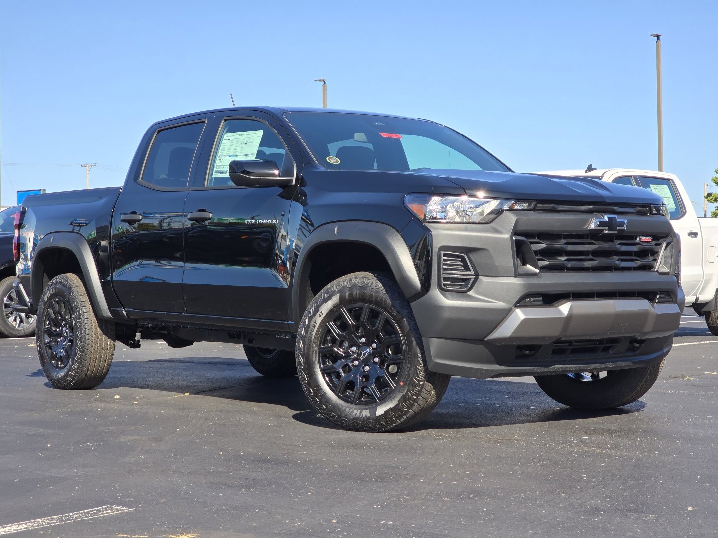 2026 Chevrolet Colorado Trail Boss photo 2