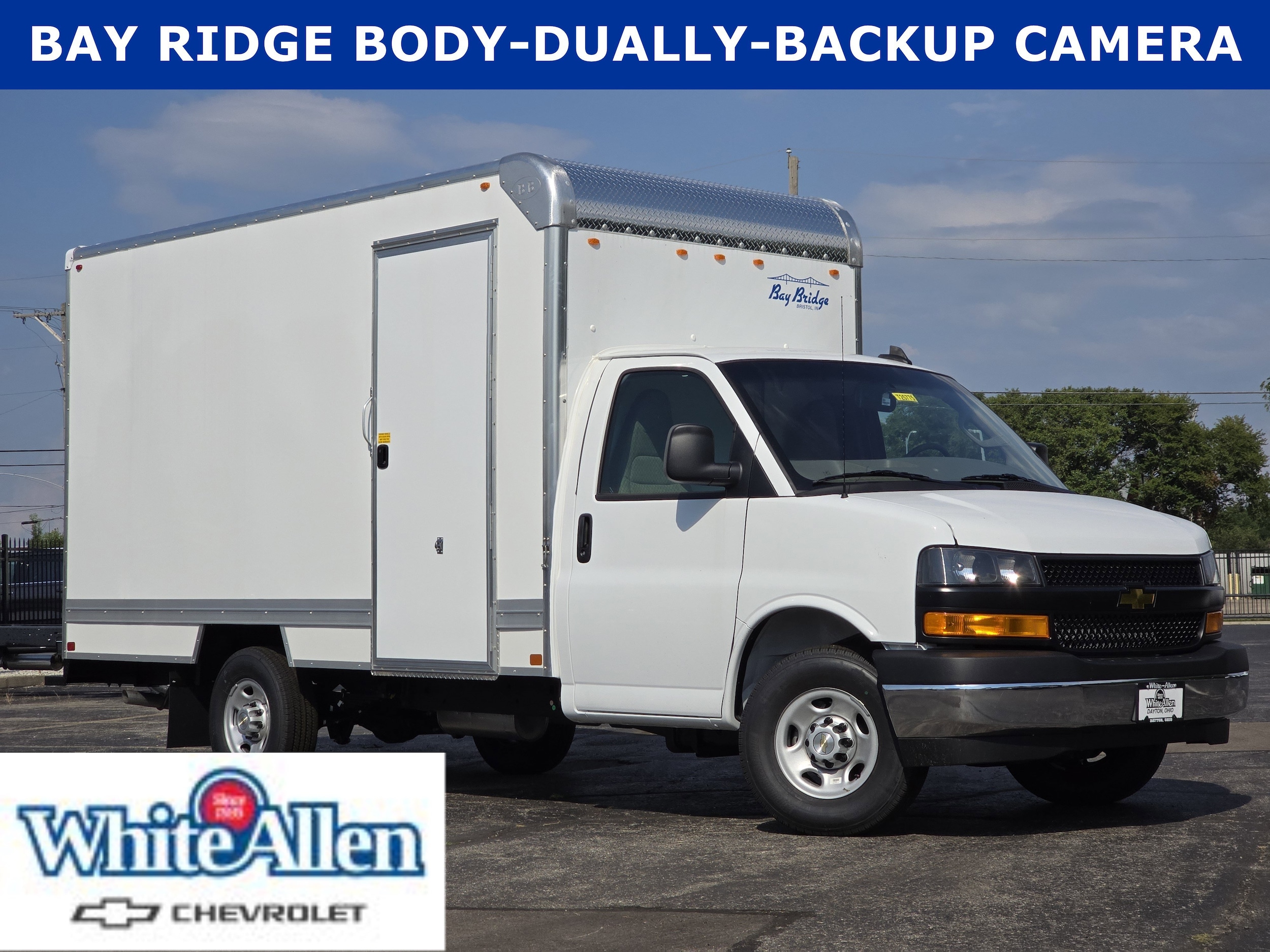 2025 Chevrolet Express Cutaway Base's photo