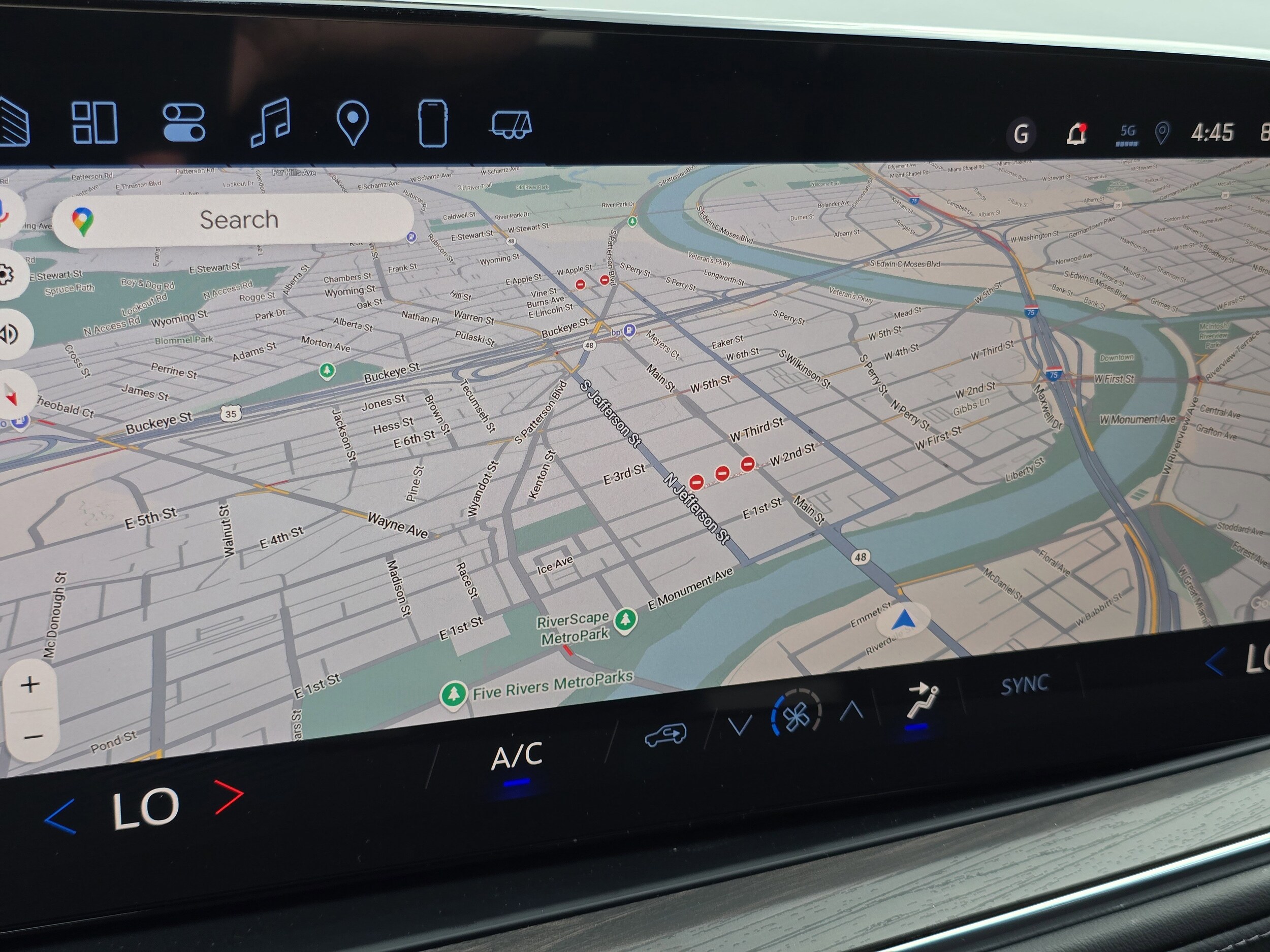 2025 Chevrolet Suburban LS photo 3