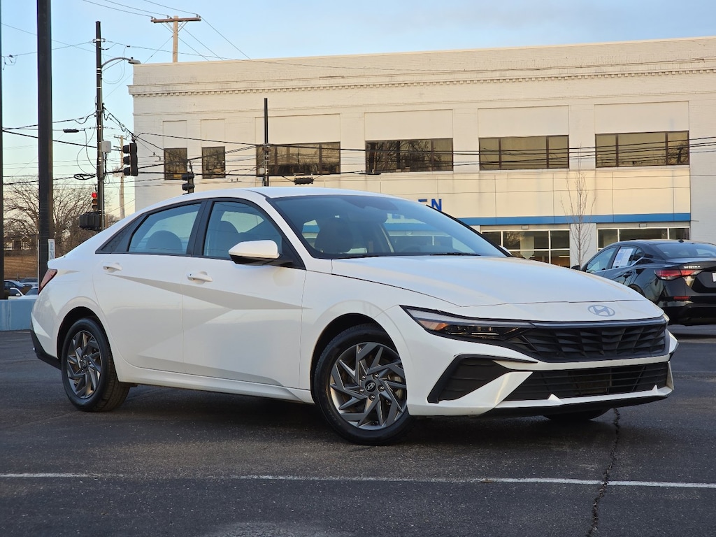 Used 2024 Hyundai Elantra SEL Sedan