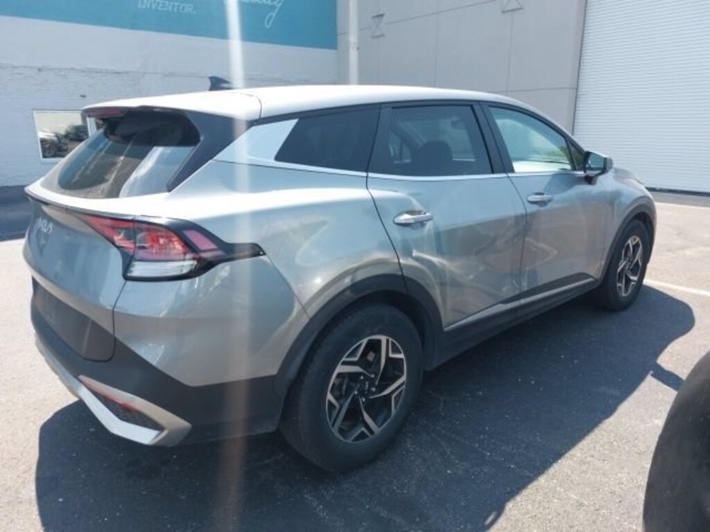 Used 2024 Kia Sportage LX SUV