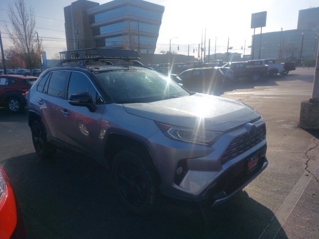 2020 Toyota RAV4 Hybrid XSE photo 4