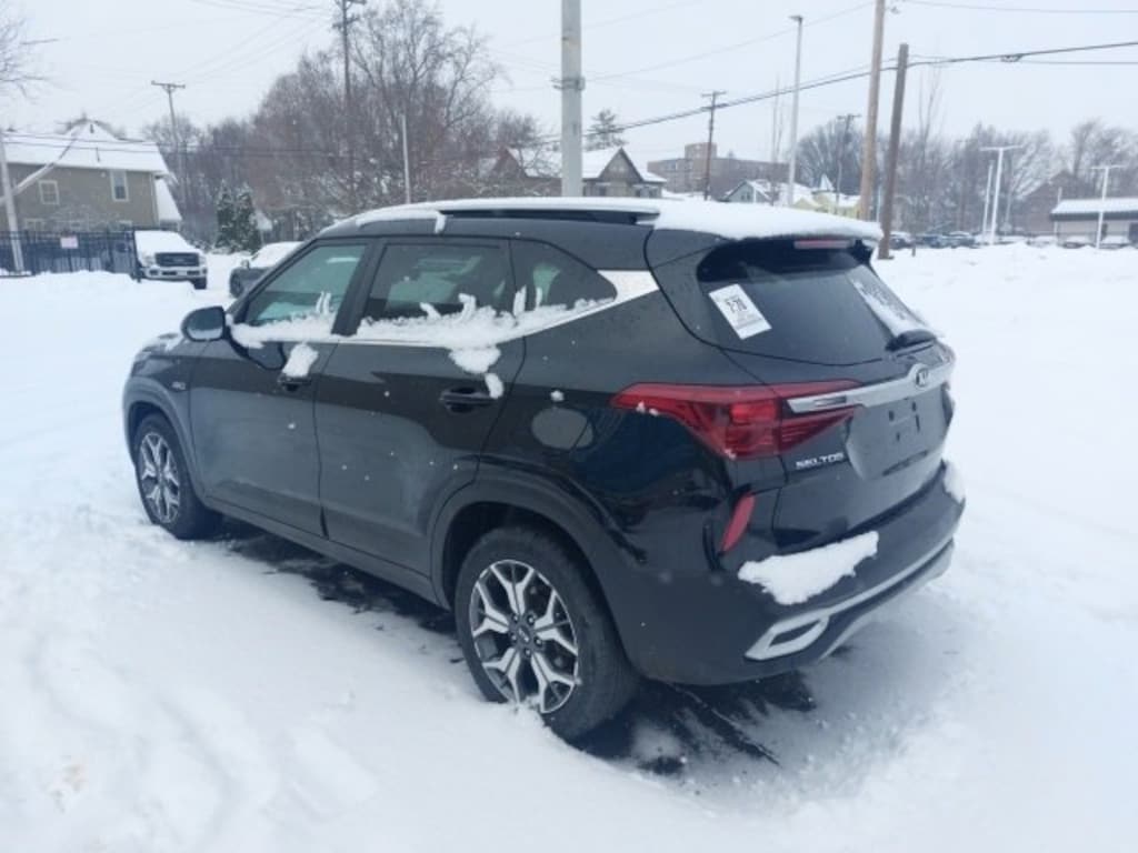 Used 2021 Kia Seltos EX SUV