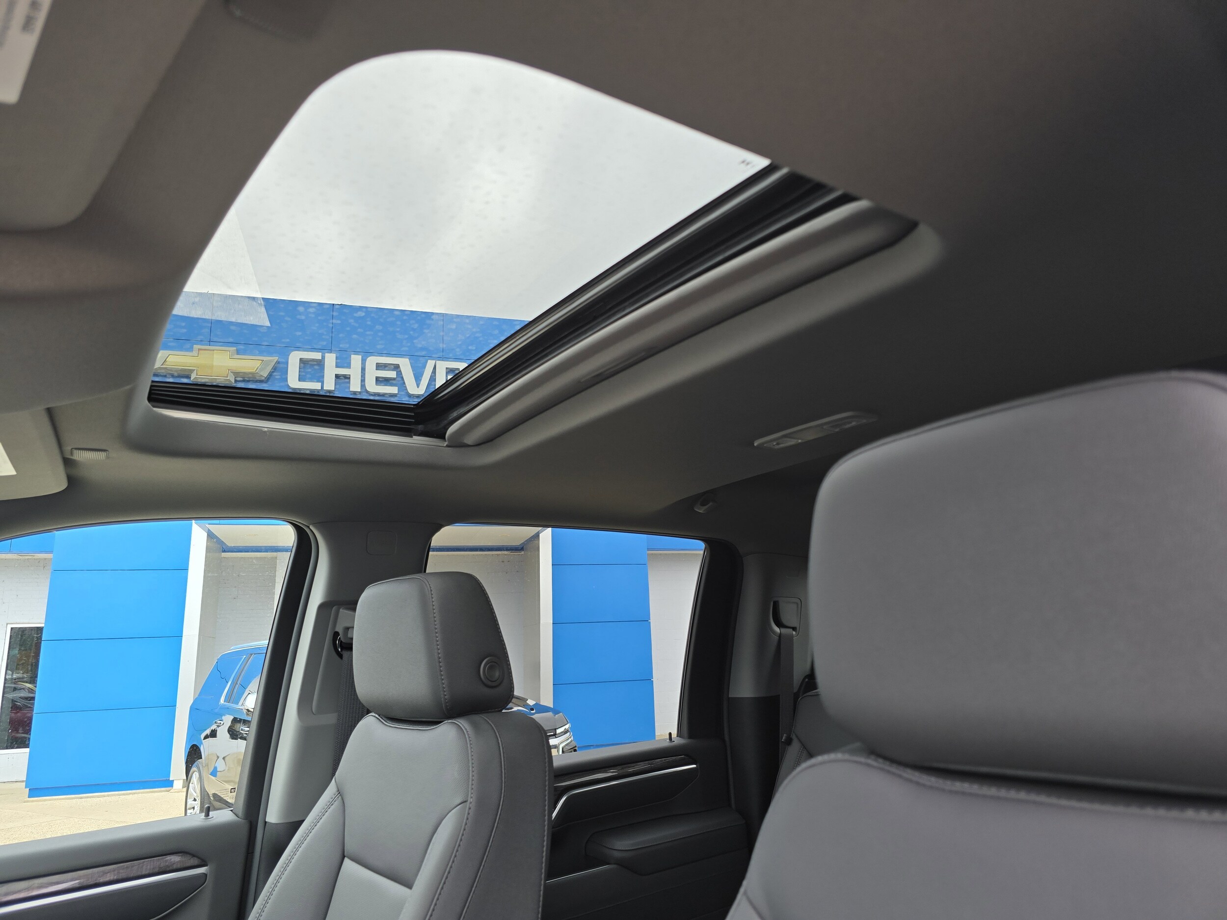 2025 Chevrolet Silverado 2500HD LTZ photo 3