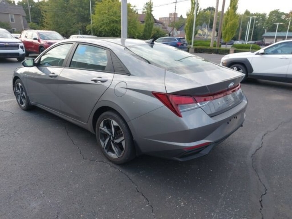 Used 2023 Hyundai Elantra SEL Sedan