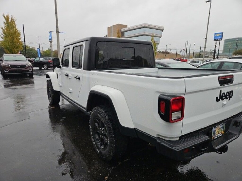 Used 2022 Jeep Gladiator Willys Truck Crew Cab