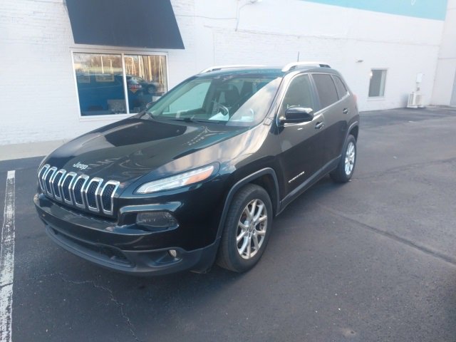 2016 Jeep Cherokee Latitude photo 2