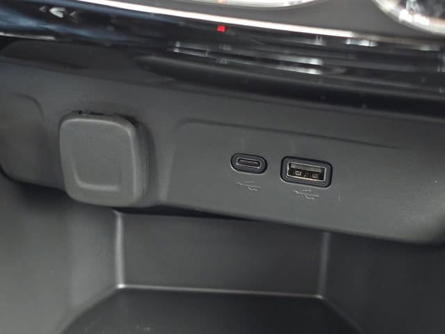 2025 Chevrolet Trax Activ - Photo 7