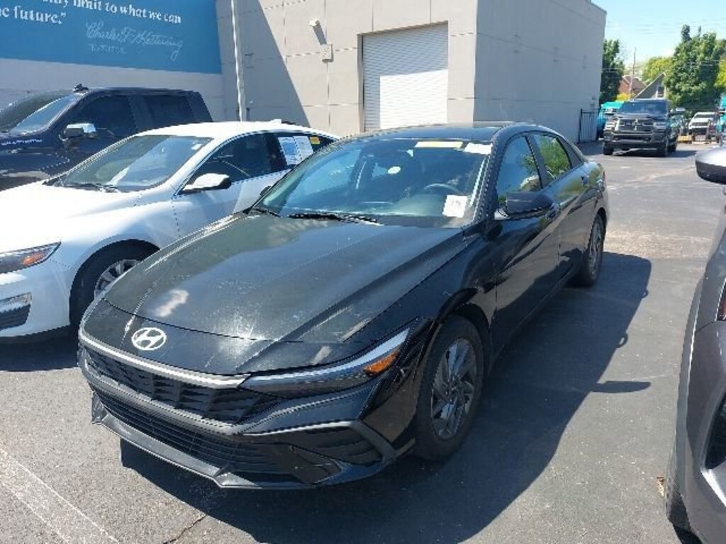 Used 2024 Hyundai Elantra SEL Car