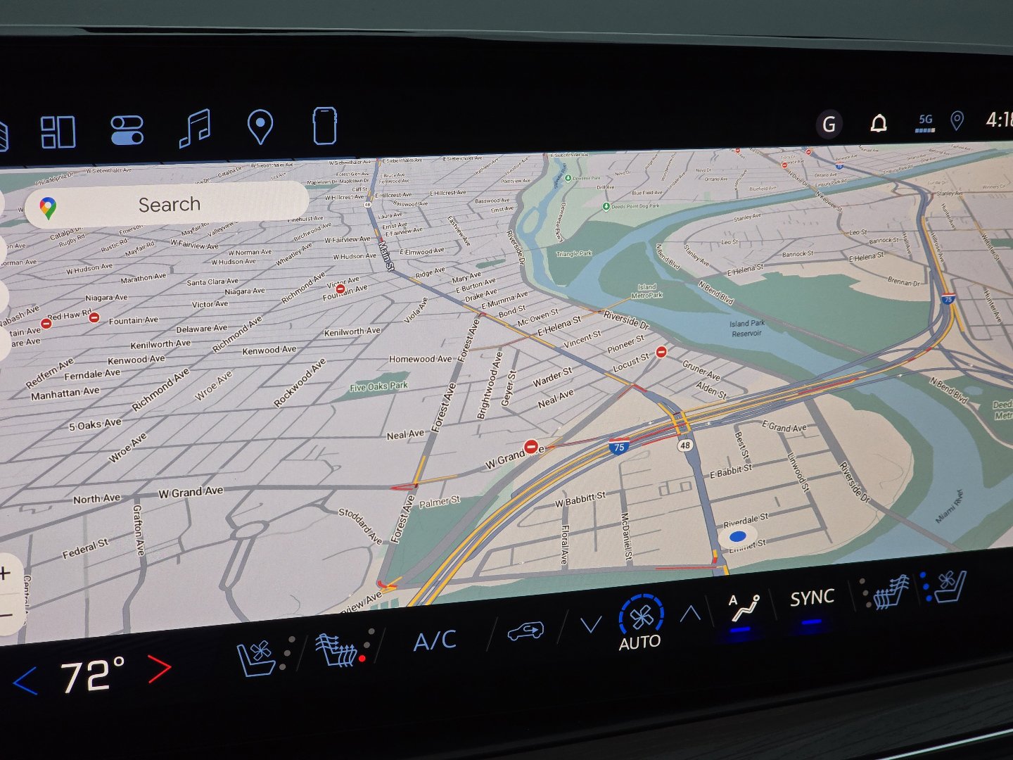 2026 Chevrolet Suburban Premier photo 4