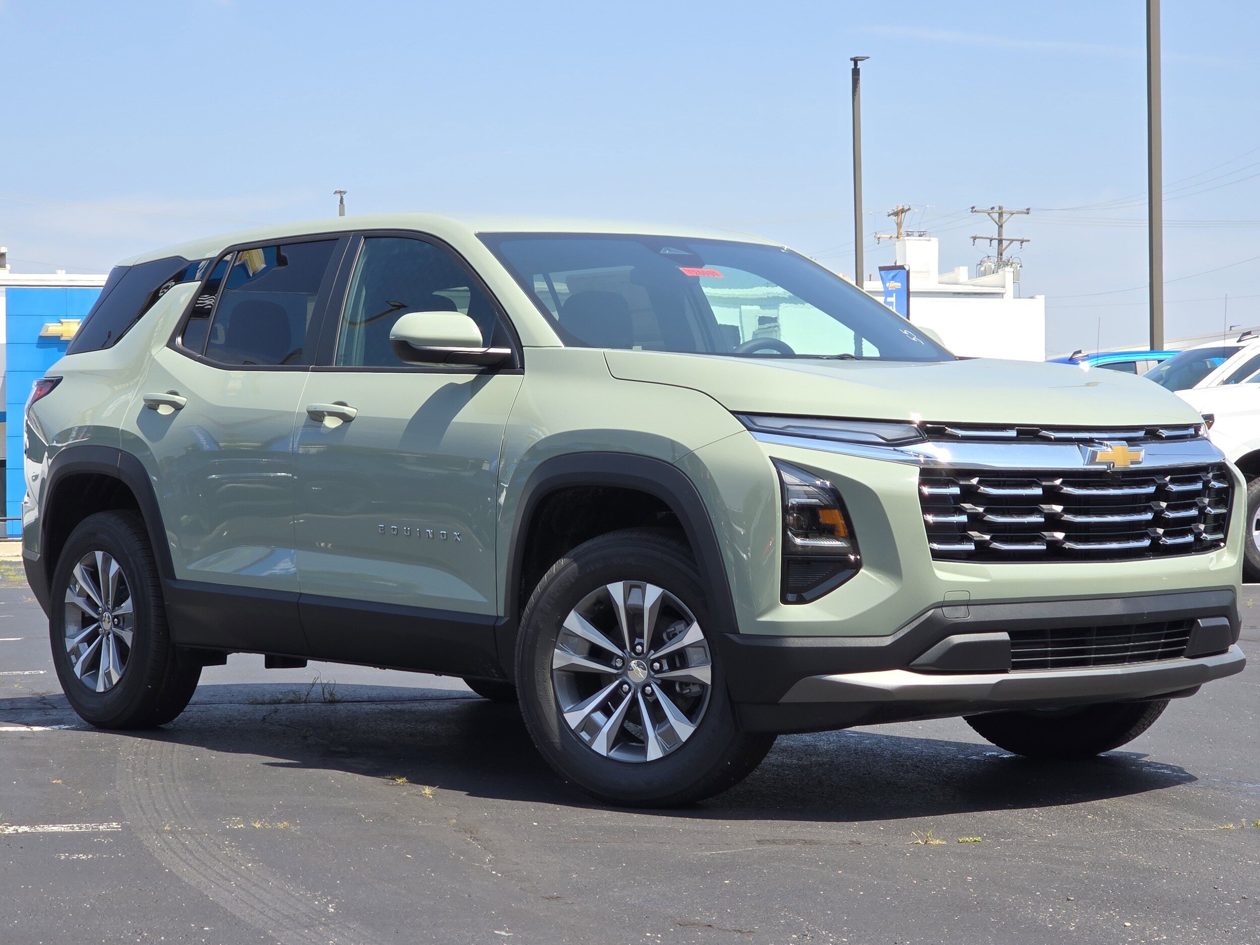 2026 Chevrolet Equinox LT photo 2