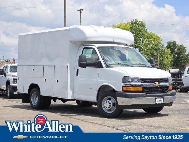 2026 Chevrolet Express Commercial Cutaway