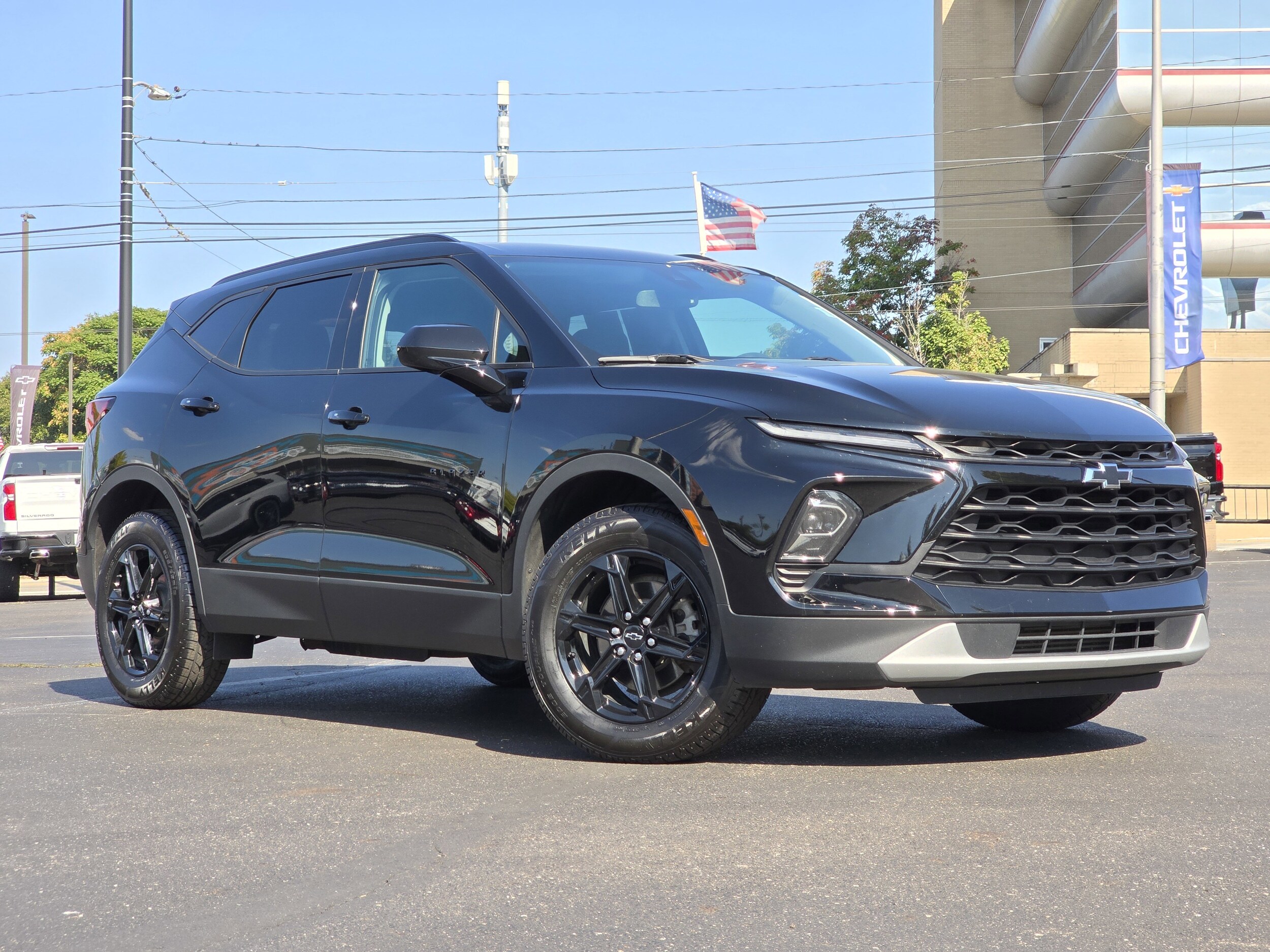 2023 Chevrolet Blazer 2LT photo 2